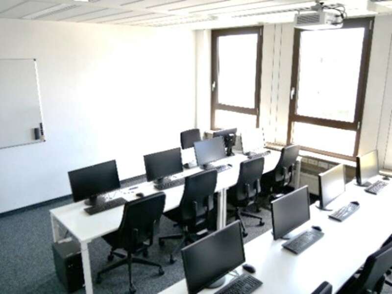 Foto unseres IT-Seminarraums 15 in München-Neuperlach