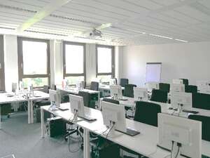 Foto unseres IT-Seminarraums 5 in München-Neuperlach